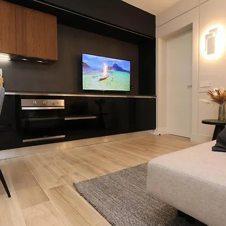 Luxurious Styled 2br Penthouse-fully Renovated-secure Parking-great Terrace & View, Historical Centre, Only One In *