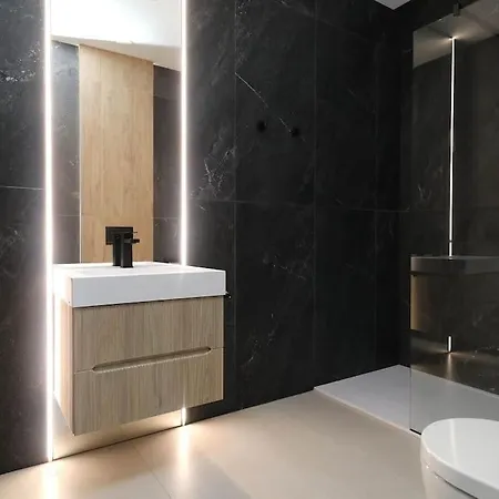 Luxurious Styled 2br Penthouse-fully Renovated-secure Parking-great Terrace & View, Historical Centre, Only One In Διαμέρισμα *
